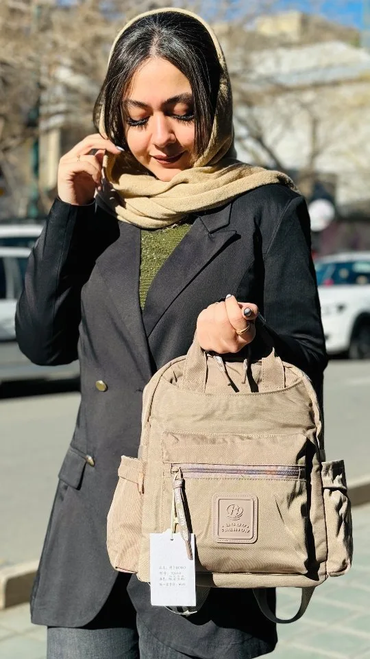 کیف کوله بوبو، رنگ کرم، جنس پارچه، کوله‌پشتی دوشی با جیب جلو