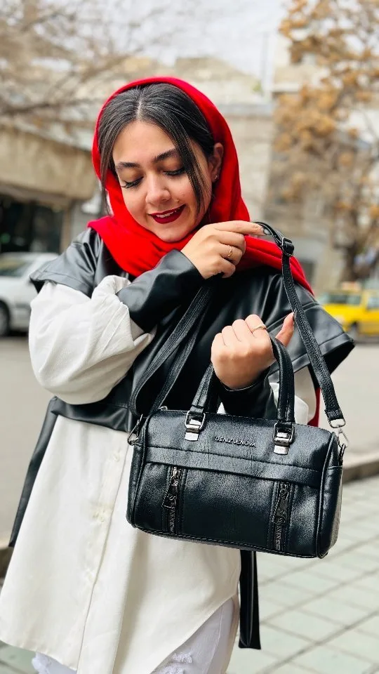 کیف دوشی دنیز جنوا، رنگ مشکی، جنس چرم، مستطیلی، دو زیپ