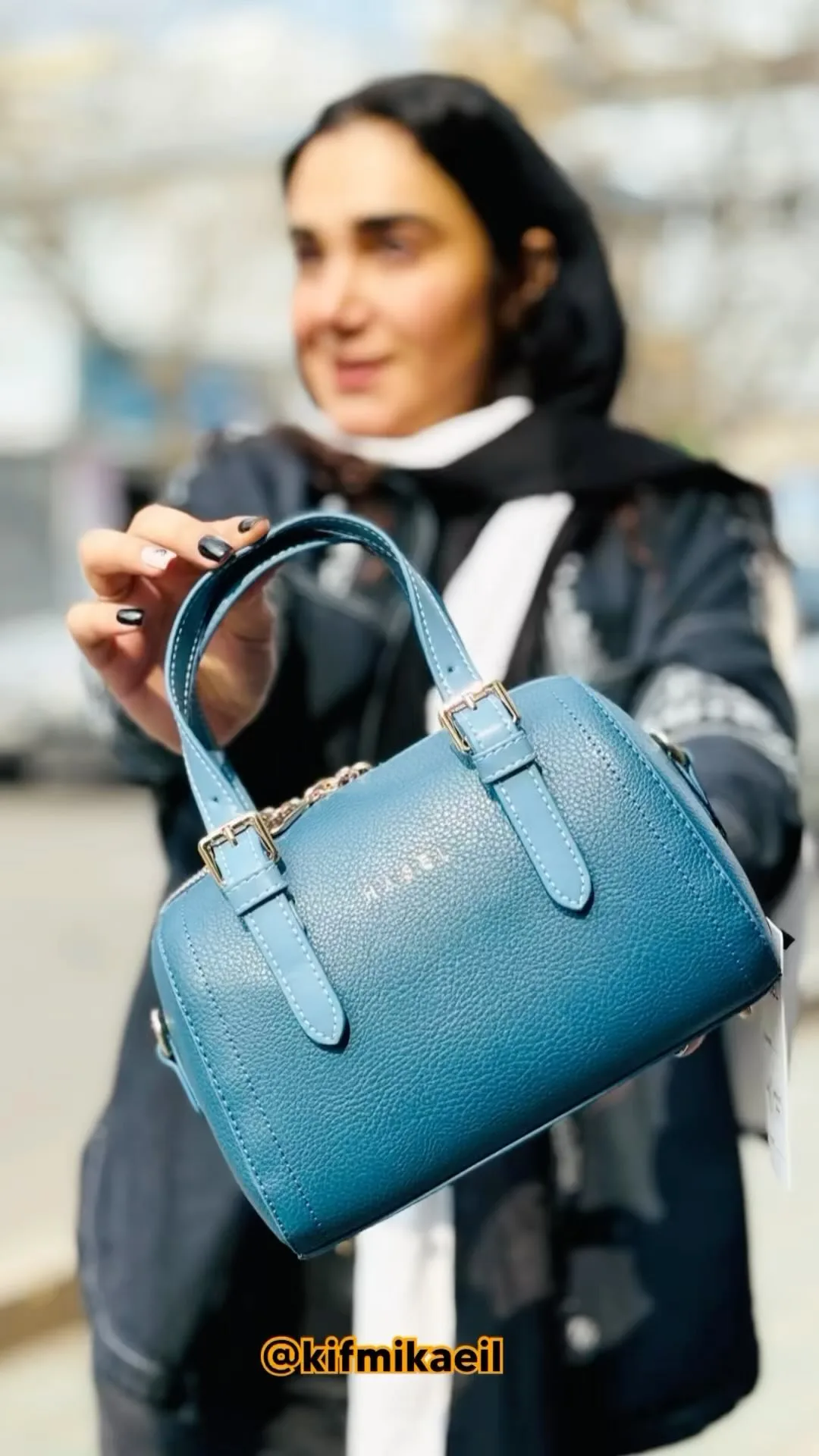 کیف دستی، رنگ آبی، جنس چرم، کوچک، دسته‌ای، فلزی