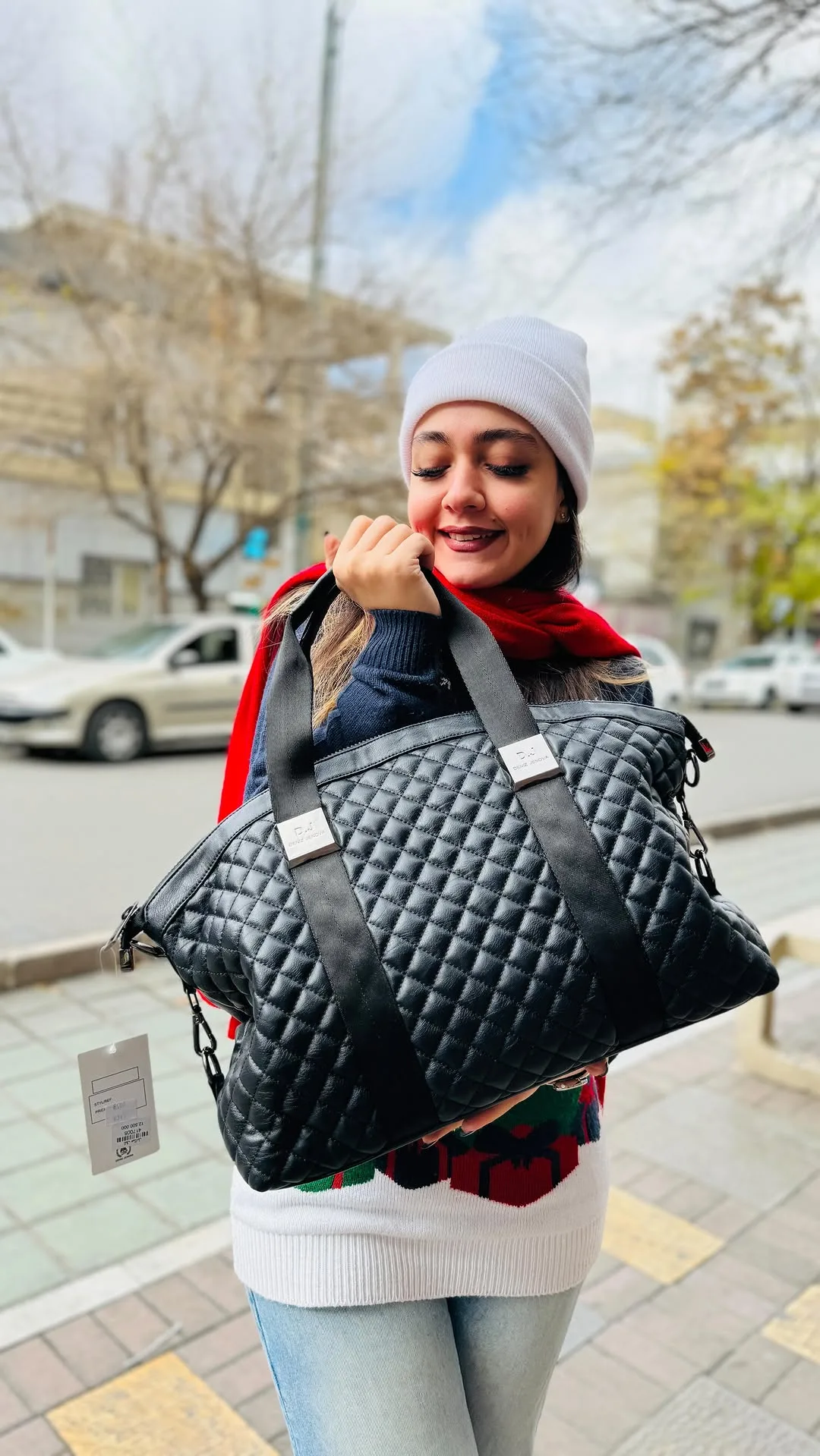 کیف برزنتی ضدآب، رنگ مشکی، جنس چرم، طرح هندسی، کیف دوشی، بزرگ، مدل دایموند