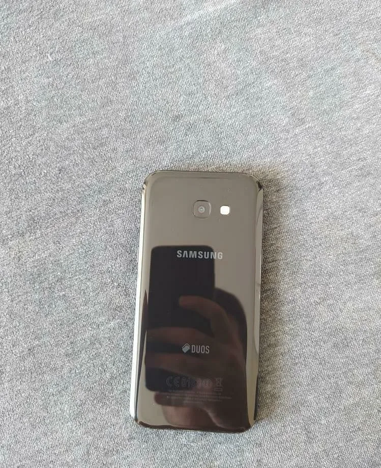 گوشی سامسونگ A5 مدل ۲۰۱۷ (A520) — عکس ۳