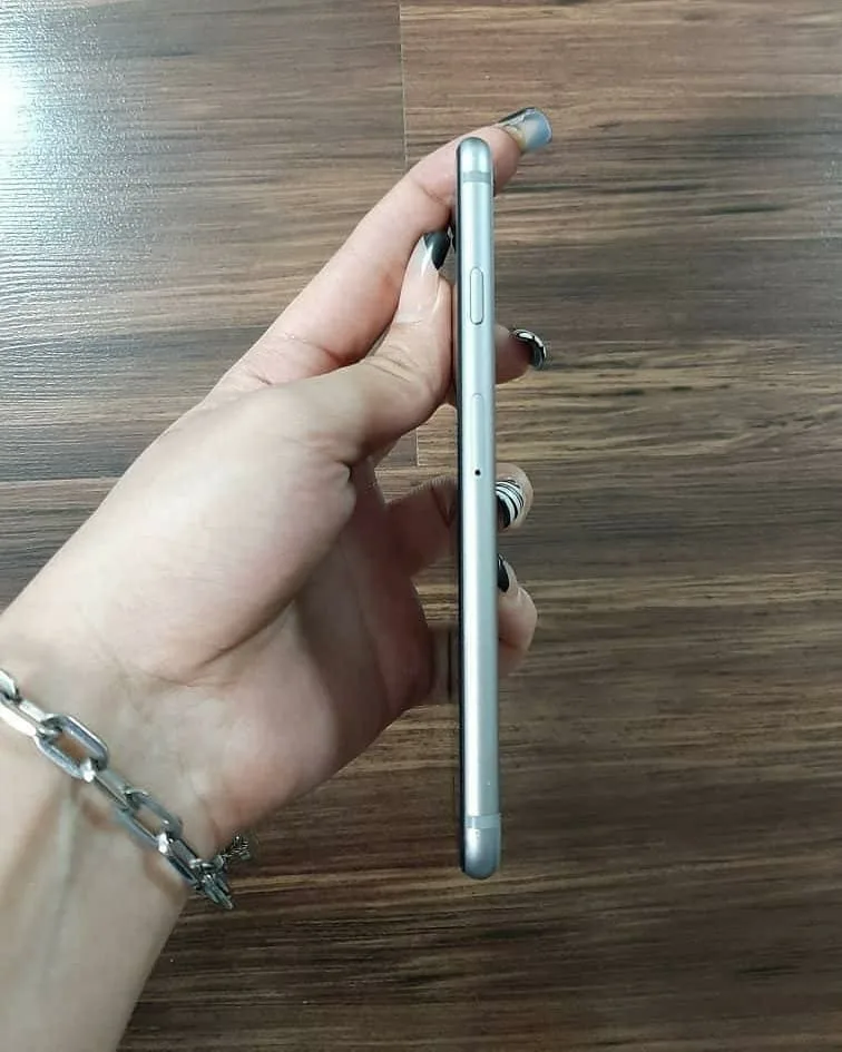 گوشی آیفون 6s ظرفیت ۶۴ گیگابایت کارکرده — عکس ۳