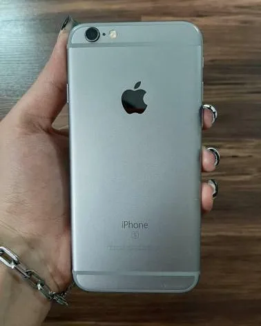 گوشی آیفون 6s ۶۴ گیگ اپل، رنگ خاکستری، جنس فلز و شیشه، مستطیلی