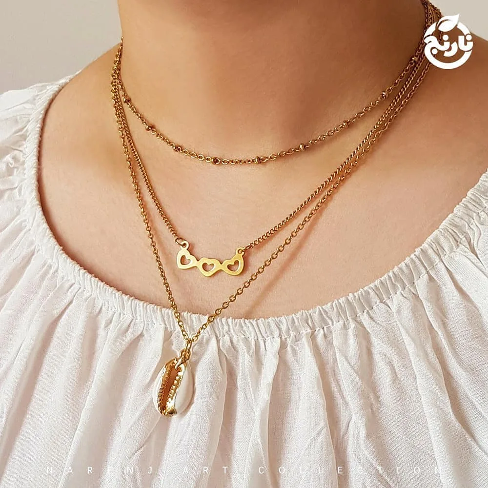 گردنبند استیل مروارید و صدف، رنگ طلایی و سفید، جنس فلز، گردنبند چندلایه صدف
