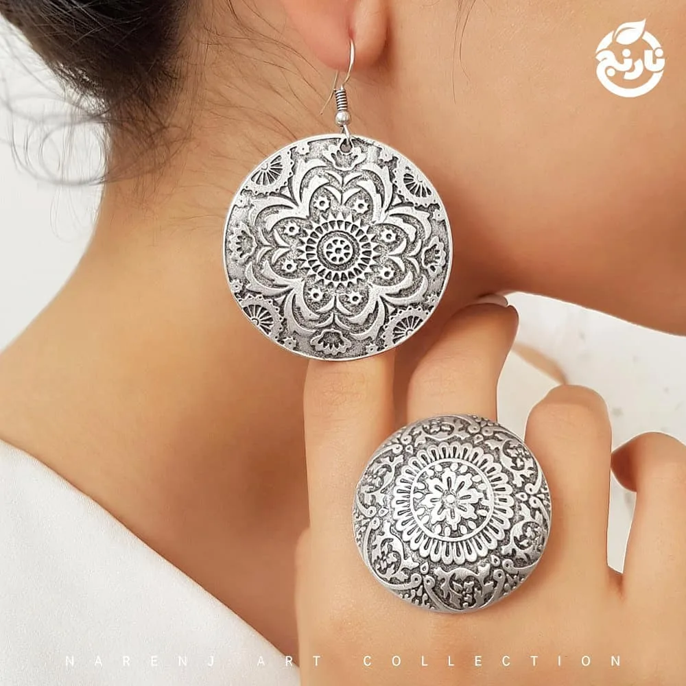 ست گوشواره و انگشتر، رنگ نقره‌ای، جنس فلز، دایره‌ای، بزرگ