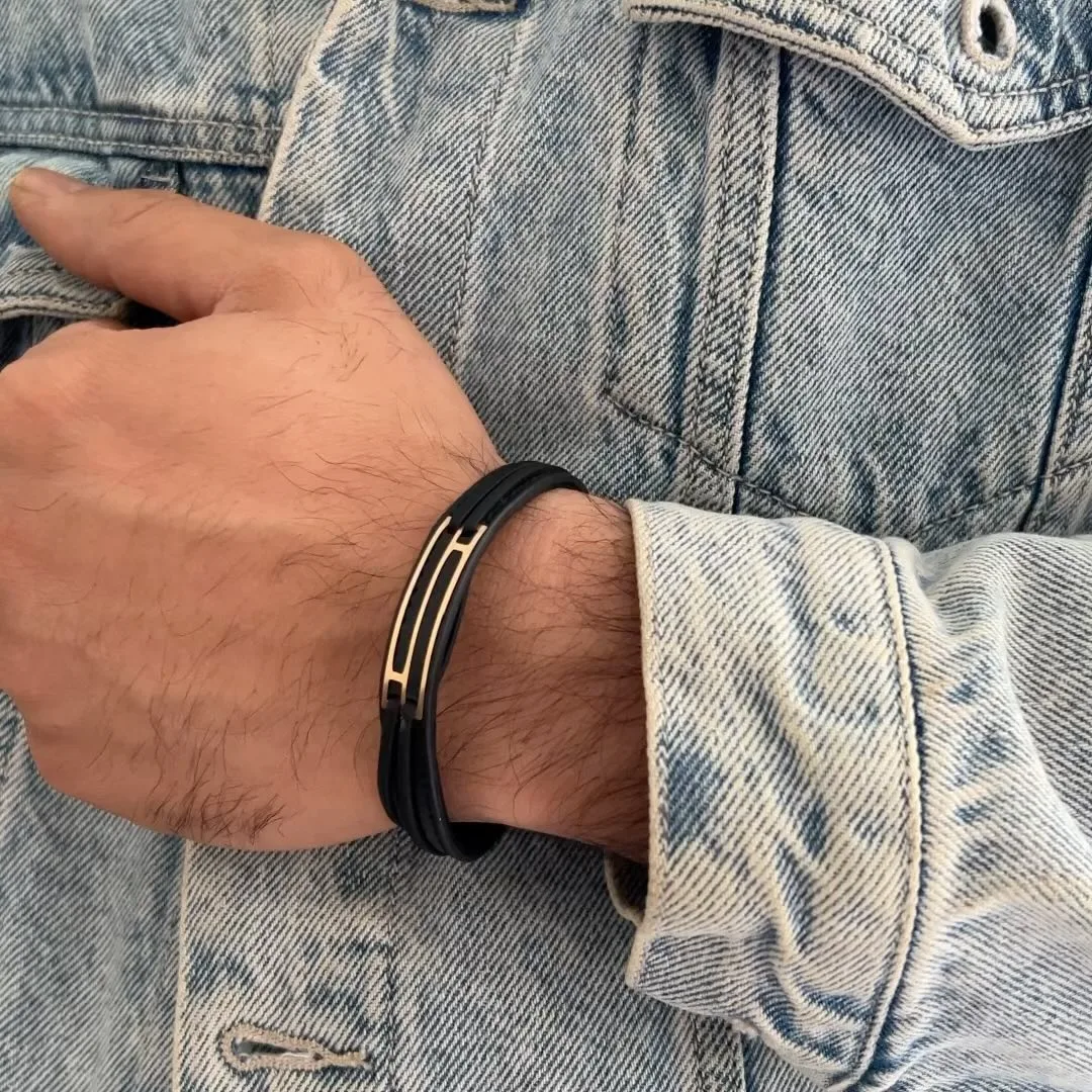 دستبند چرم و طلا، رنگ مشکی و طلایی، جنس فلز، تخت، مگنتی