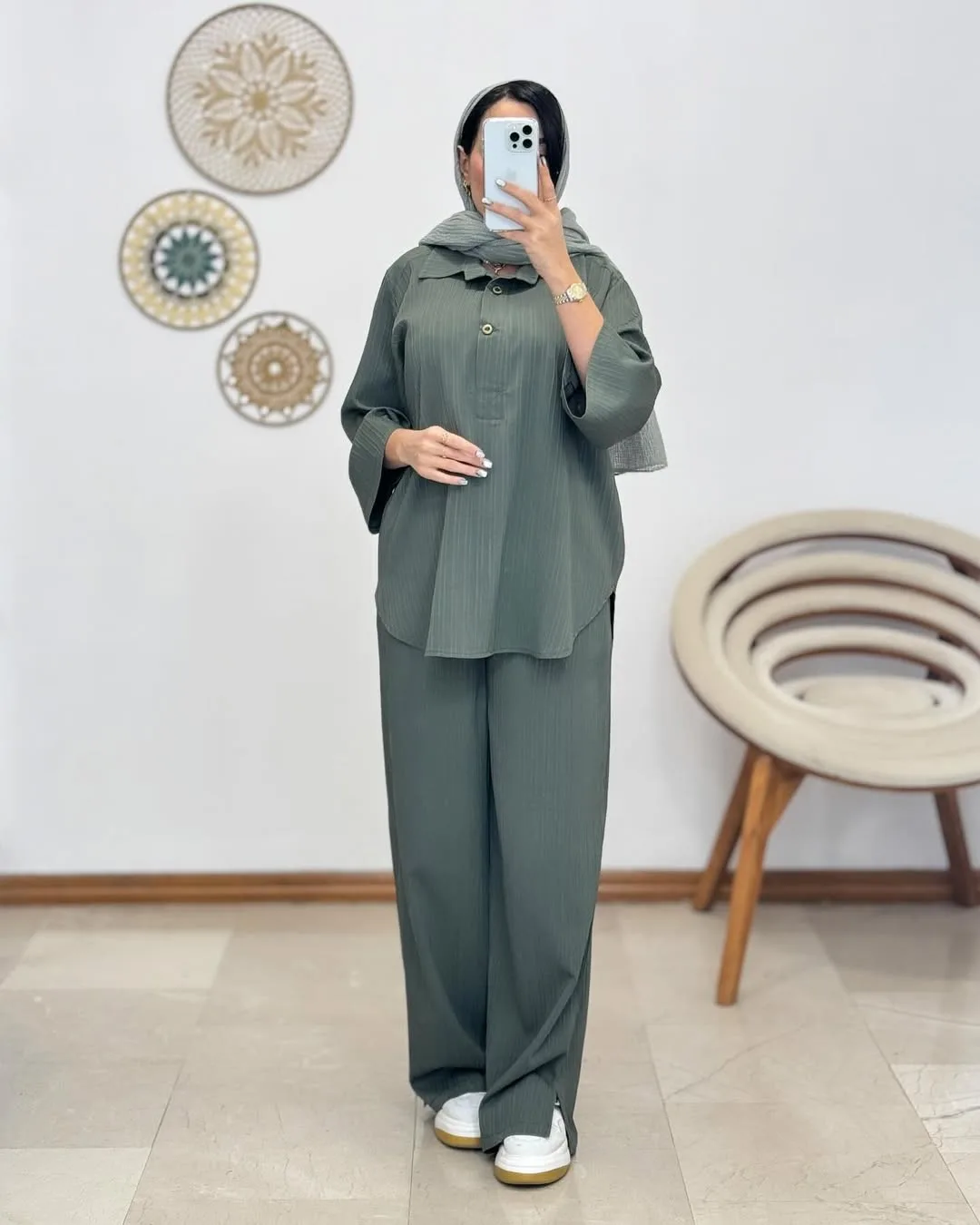 ست جلوبسته دو دکمه آیوا — رنگ زیتونی — نمای کامل — ۲ دکمه — عکس ۴