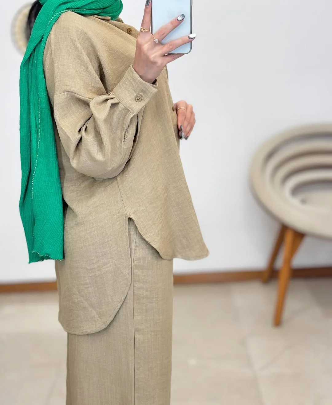 ست کرسپو کد ۲۰۵۳۸ — رنگ خاکی — نمای روی‌تن — دکمه — عکس ۳