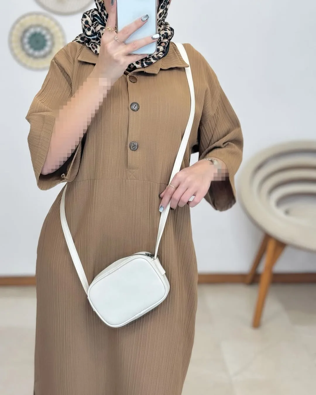 پیراهن آیوا — رنگ خاکی — نمای جزئیات — دکمه — عکس ۹