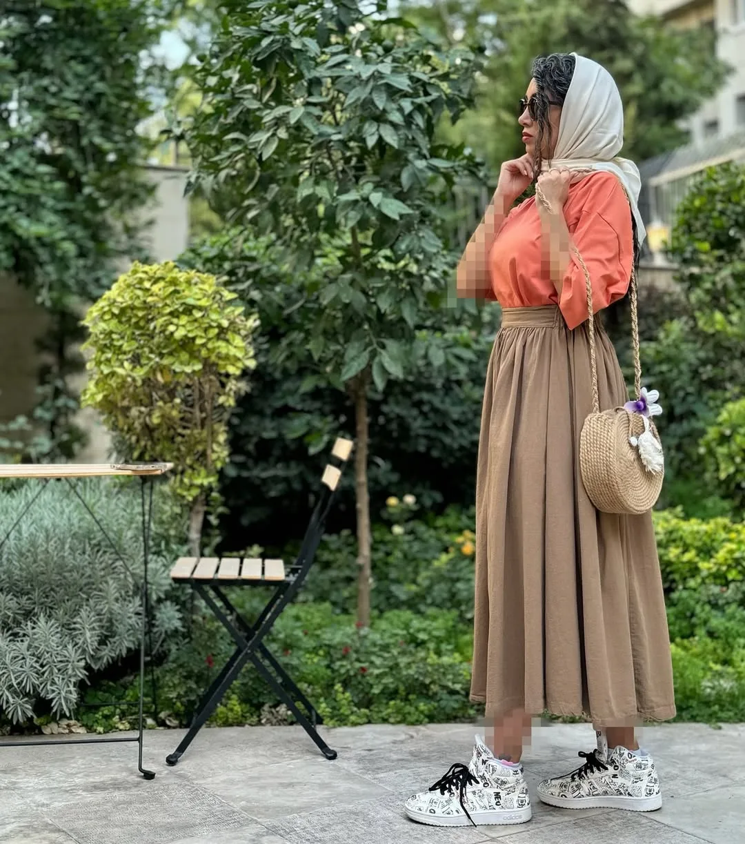 دامن طرح زارا — رنگ خاکی — نمای کنار — قد ۹۰ — عکس ۲