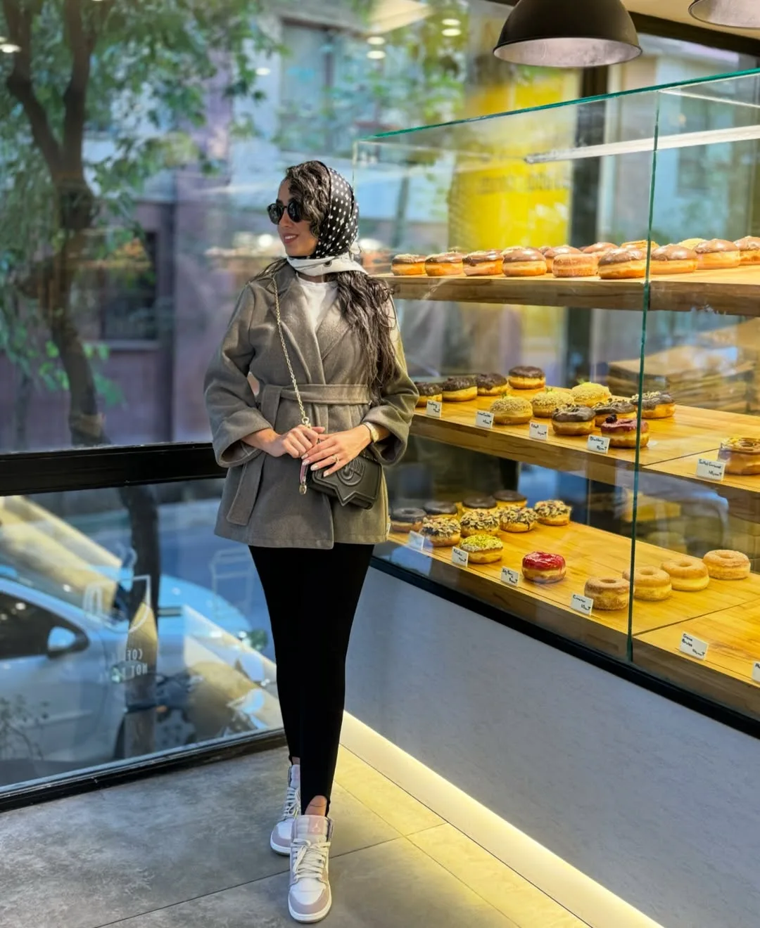 کت oxin — رنگ طوسی — نمای روی‌تن — کمربند — عکس ۸