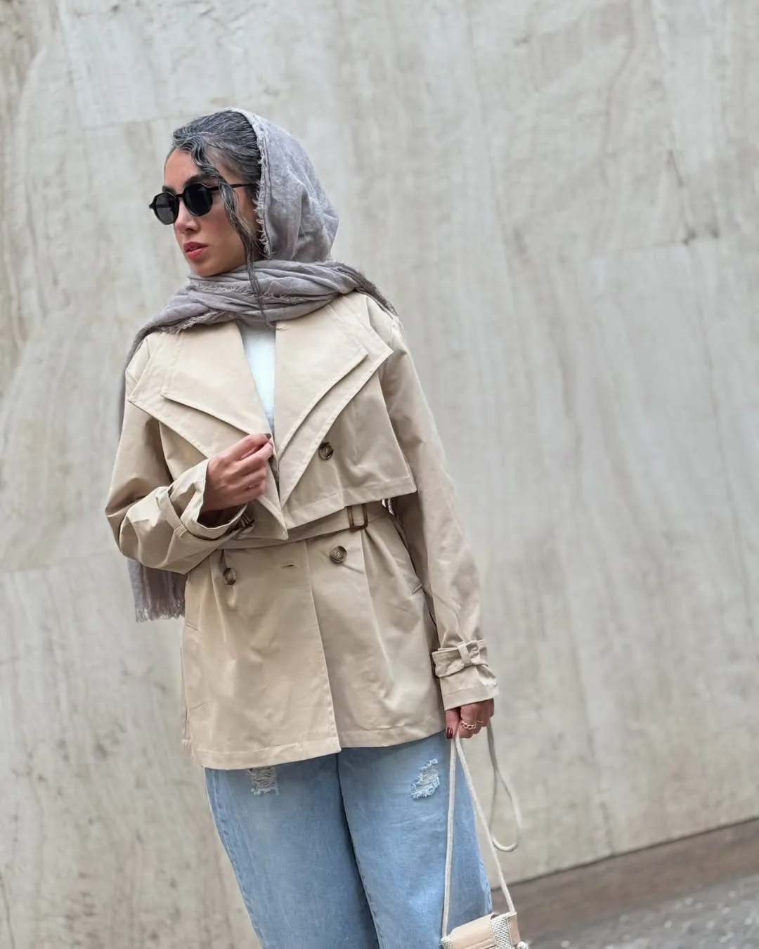 ترنچ کت زنانه moda، رنگ کرم، جنس کتان، کوتاه یقه برگردان