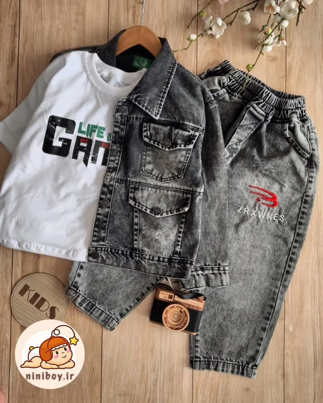 ست سه تیکه کت و تی‌شرت و شلوار