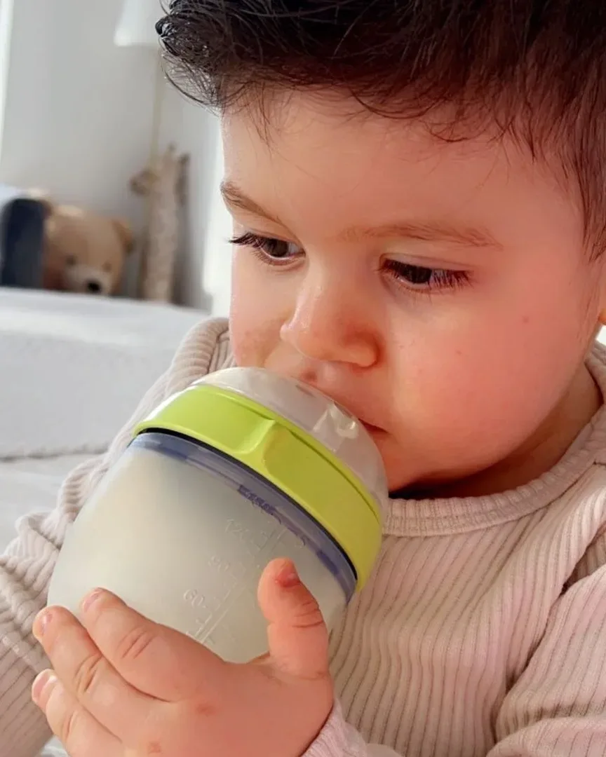 شیشه شیر تمام سیلیکون ۱۵۰ و ۲۵۰ میل — عکس ۵