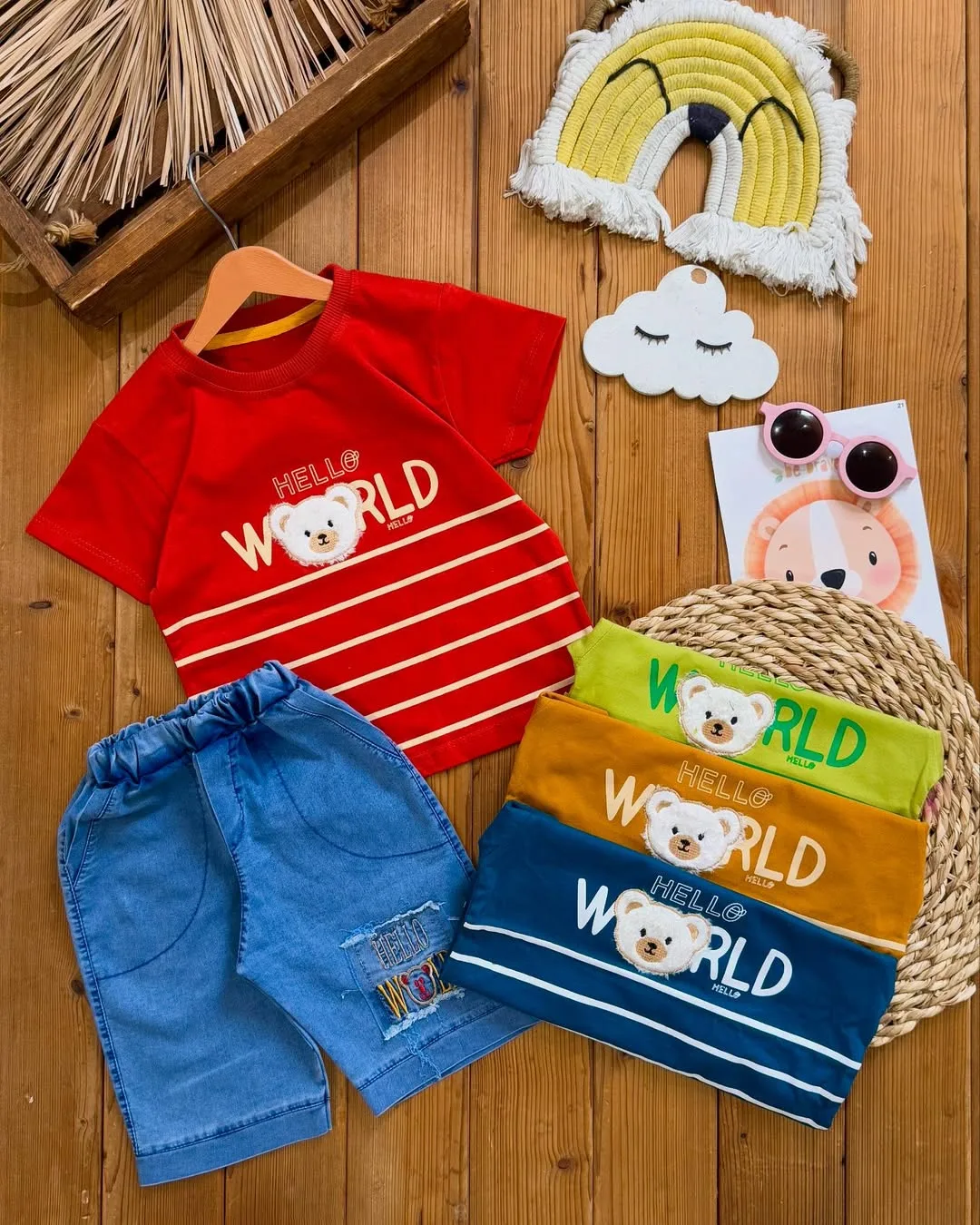 تیشرت و شلوارک طرح world