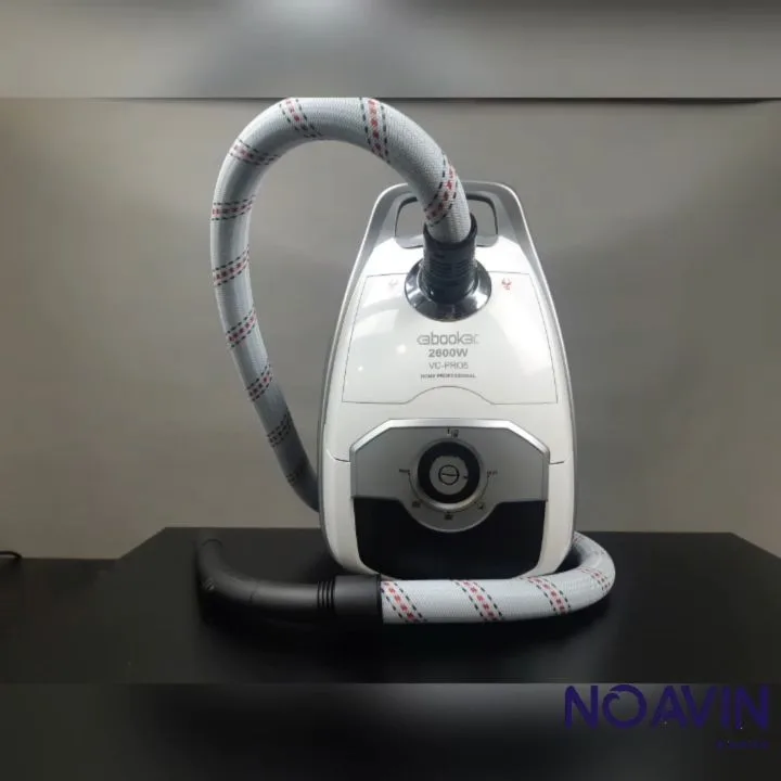 جاروبرقی ۲۶۰۰ وات بوکر، رنگ سفید و خاکستری، جنس پلاستیک، کیسه‌ای