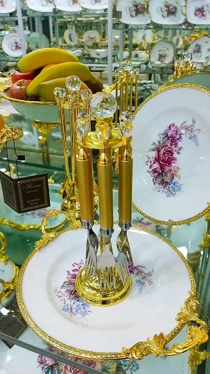 ست کارد و چنگال طلایی