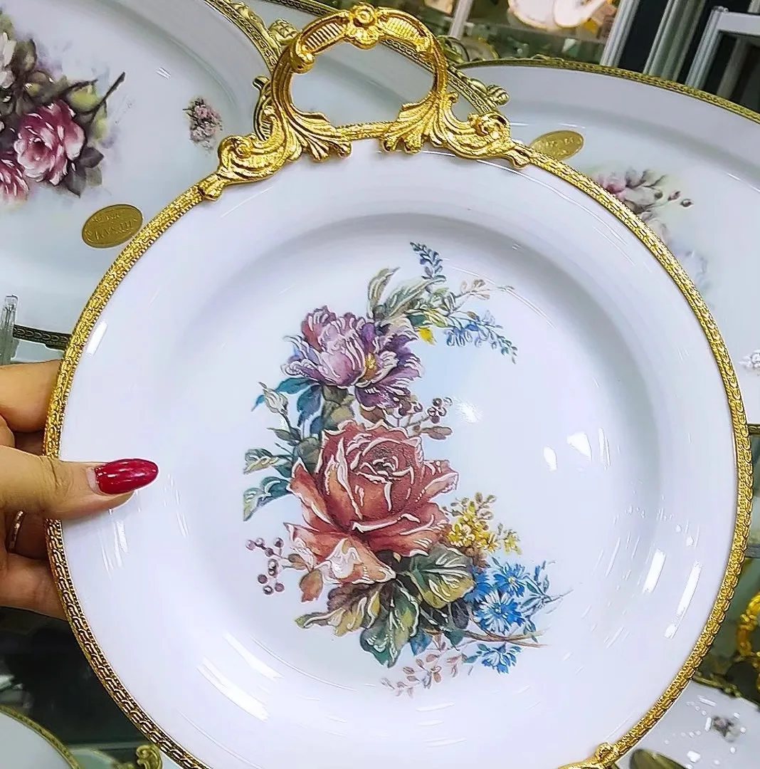 بشقاب پلوخوری و خورشت‌خوری قطر ۲۷ و ۲۵، رنگ سفید، طلایی، قرمز و بنفش، جنس سرامیک، طرح گلدار، گرد، لبه طلایی