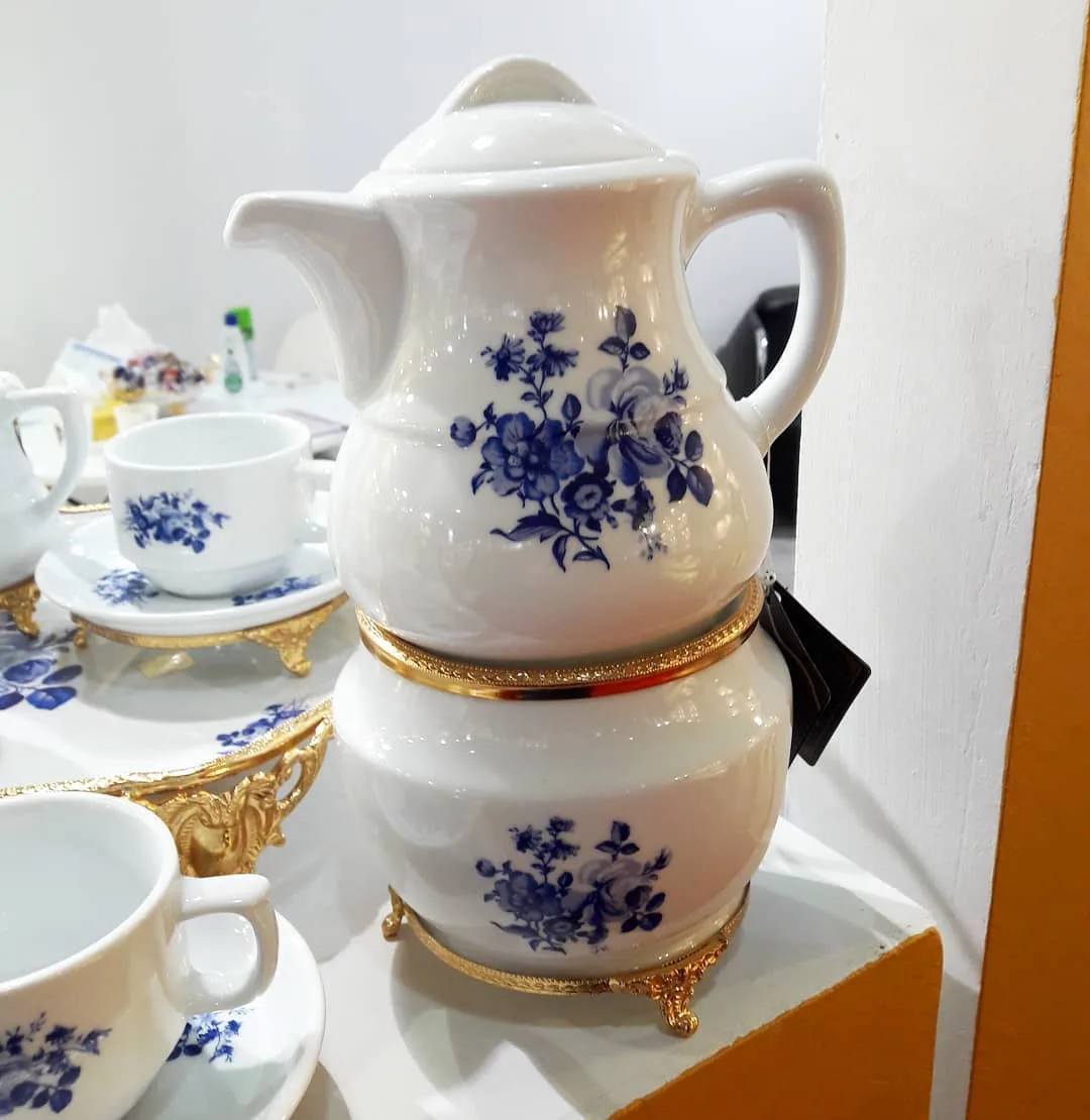 قوری چینی گلدار