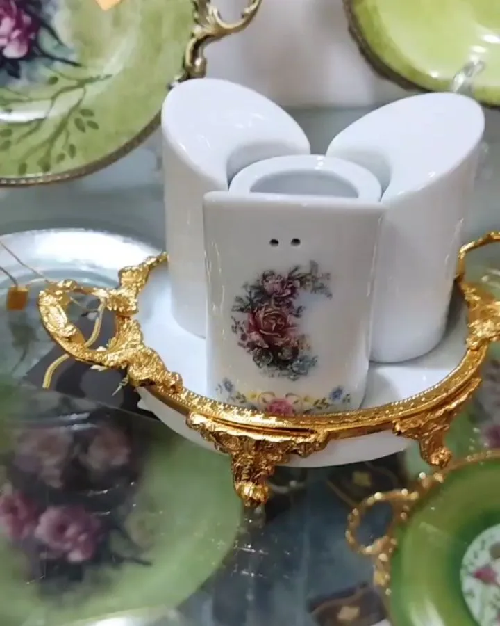 ست نمک‌پاش و جاخلالی با سینی