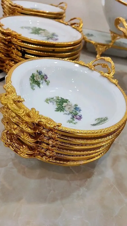مجموعه ظروف لمونژ رز سفید (پیاله، پیشدستی، رولتخوری، کشکول)