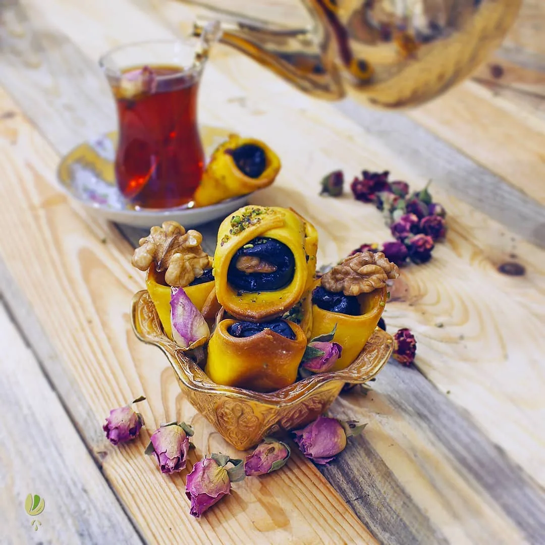 خرما با مغز گردو نیم کیلویی