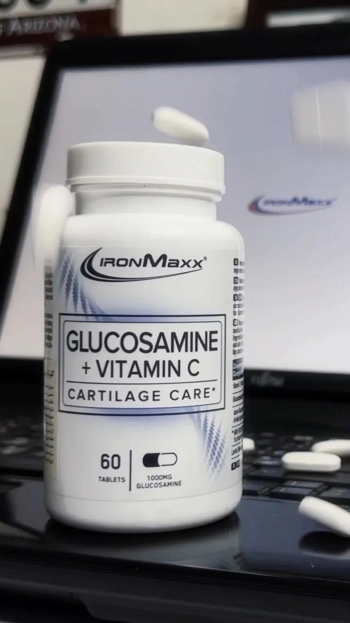 مکمل گلوکوزامین و ویتامین سی IronMaxx، رنگ سفید، جنس پلاستیک، ظرف