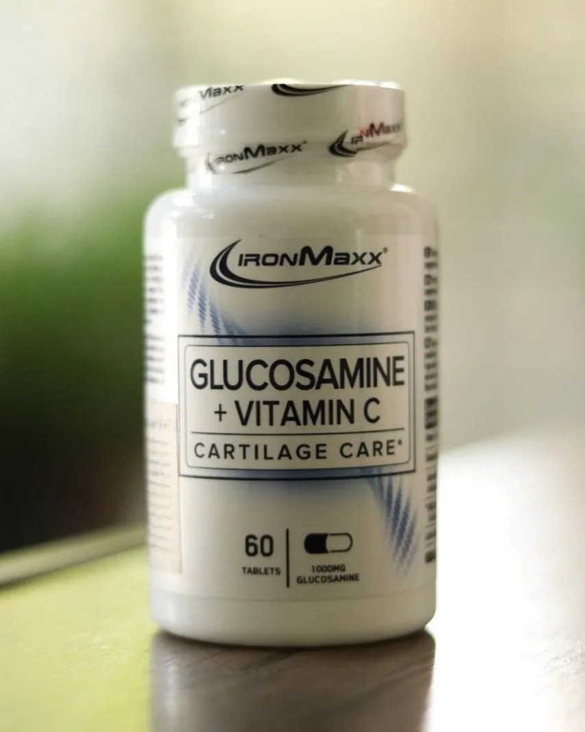 مکمل گلوکوزامین و ویتامین C IronMaxx، رنگ سفید، جنس پلاستیک، ظرف قرص