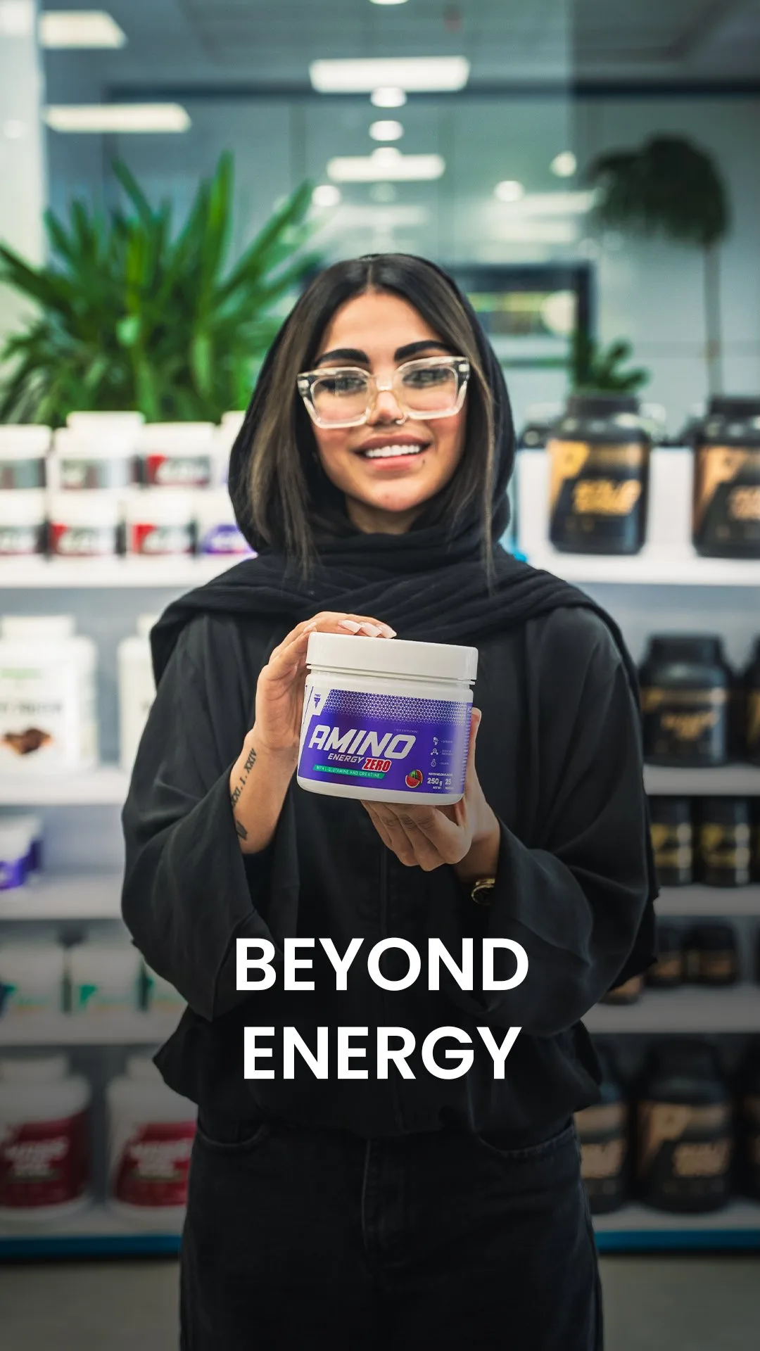 مکمل آمینو انرژی طعم هندوانه، رنگ سفید و بنفش، جنس پلاستیک، استوانه‌ای، درب‌دار