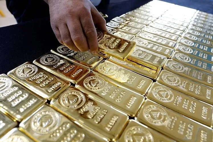 شمش طلا، رنگ طلایی، جنس فلز، مستطیلی بزرگ