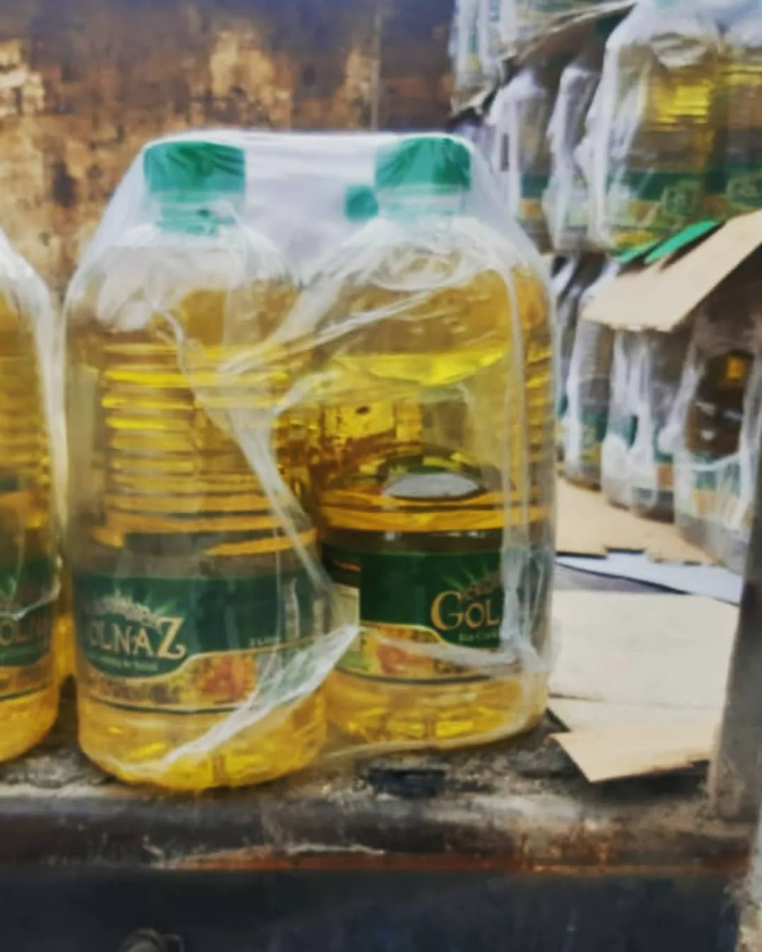 روغن مایع مخلوط ۳ لیتری گلناز، رنگ زرد، جنس پلاستیک، بطری