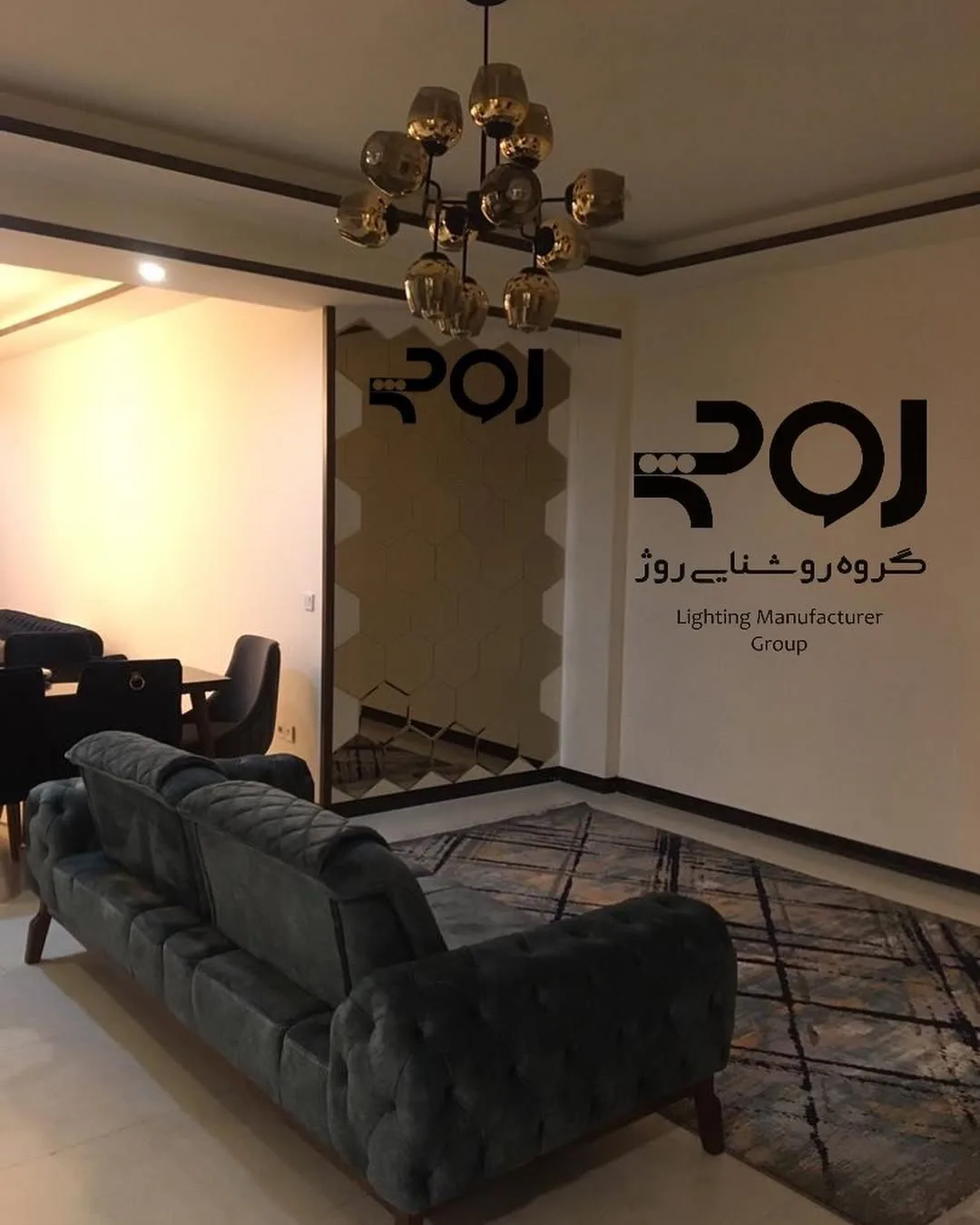 لوستر آویز ۱۲ شعله حبابی قطر ۹۰، رنگ طلایی، جنس شیشه و فلز، لوستر مدرن سقفی