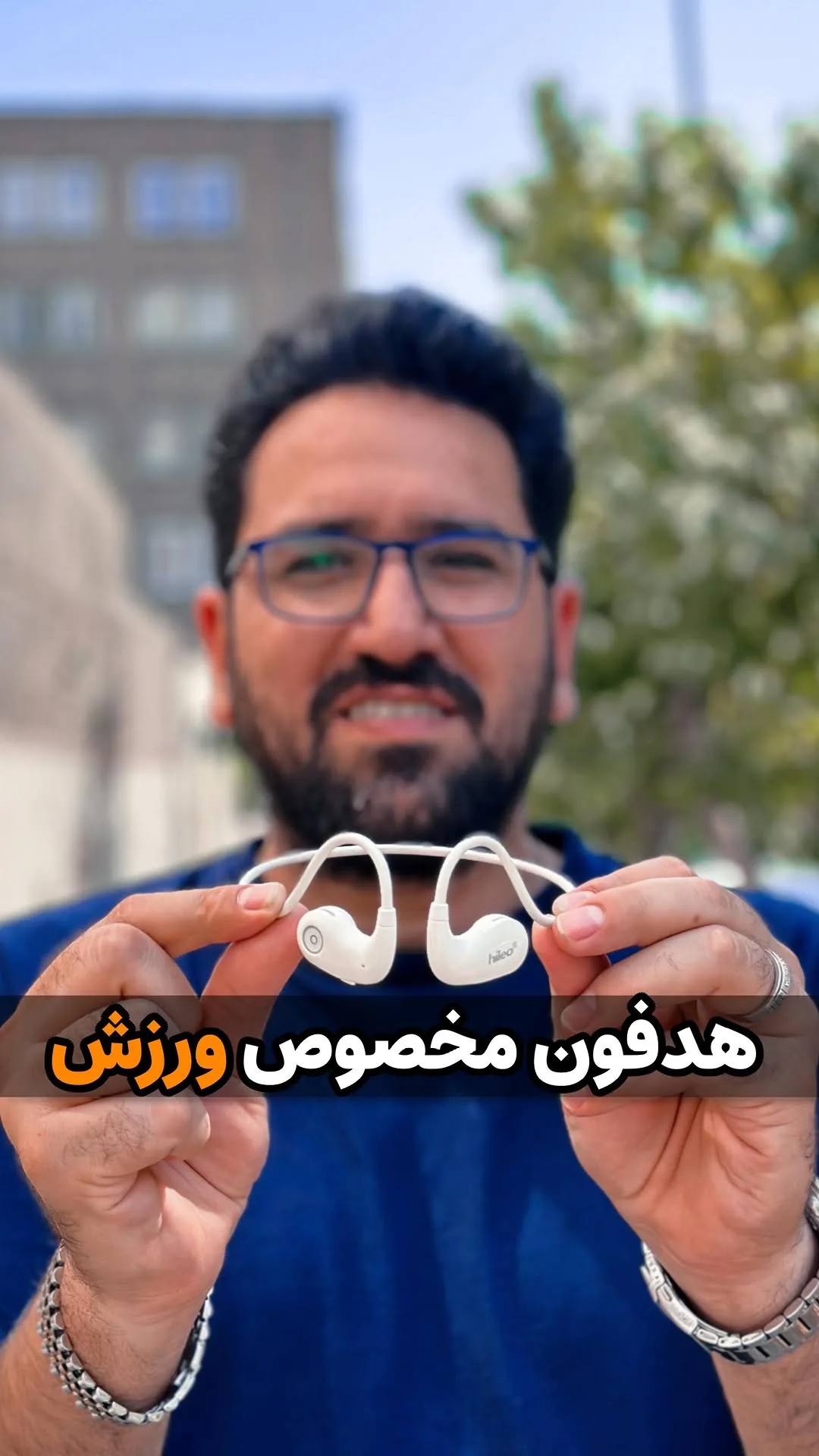 هدفون ورزشی بیسیم، رنگ سفید، جنس پلاستیک و سیلیکون، دورگوشی ورزشی