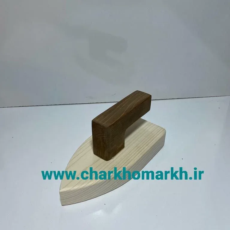 اتو سرد چوبی، رنگ قهوه‌ای و کرم، اتو خیاطی دستی