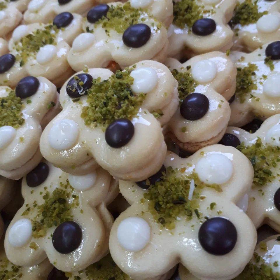 شیرینی گلبرگی شکلاتی