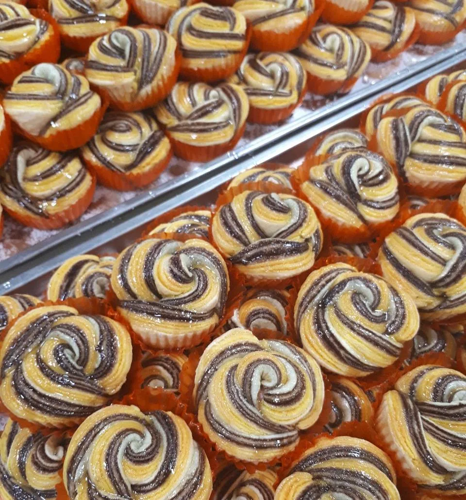 شیرینی پیچ شکلاتی
