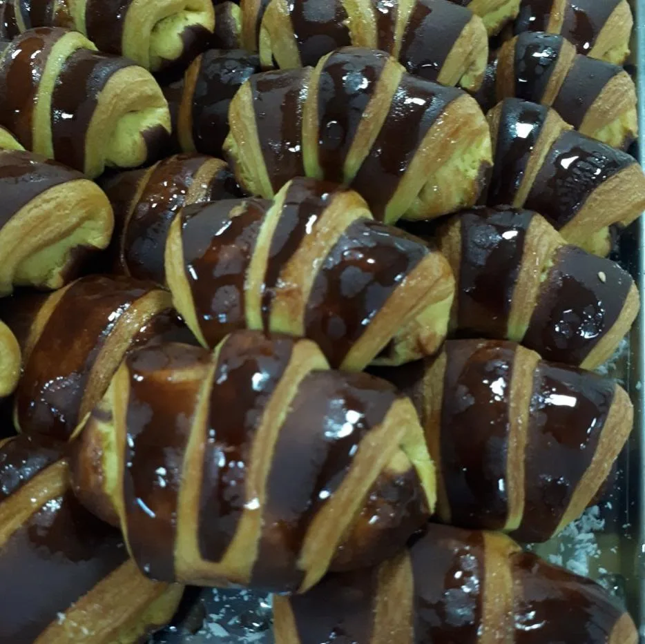 کروسان شکلاتی