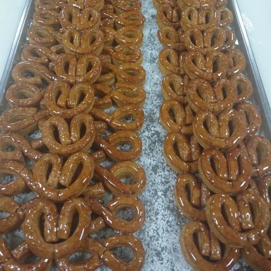 شیرینی گره‌ای