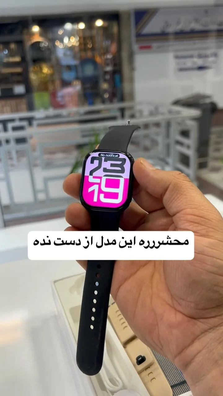 ساعت هوشمند، رنگ مشکی و صورتی، جنس سیلیکون، ساعت هوشمند صفحه مربعی