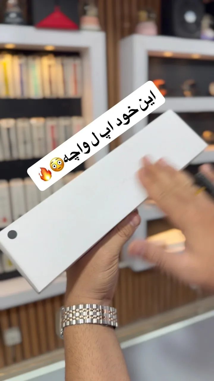 ساعت هوشمند اسپیکردار با جعبه و متعلقات، رنگ سفید، جنس مقوا، مستطیلی