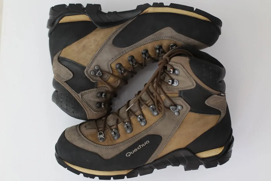 کفش کوهنوردی سایز ۴۶ Quechua