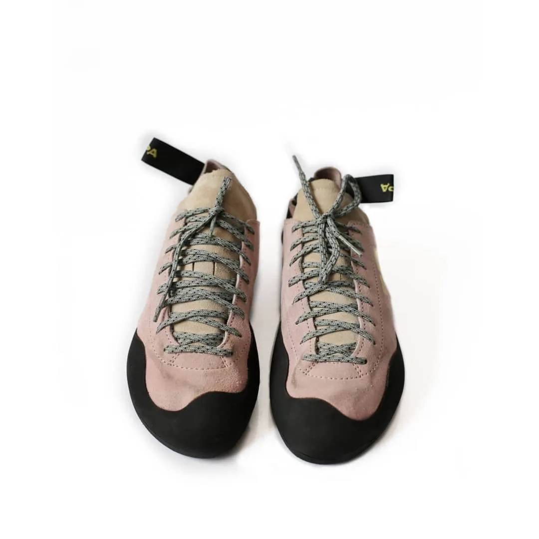 کفش سنگ‌نوردی اکلیپس سایز ۳۹.۵ Scarpa، رنگ صورتی و مشکی، بند laces، بدون پاشنه