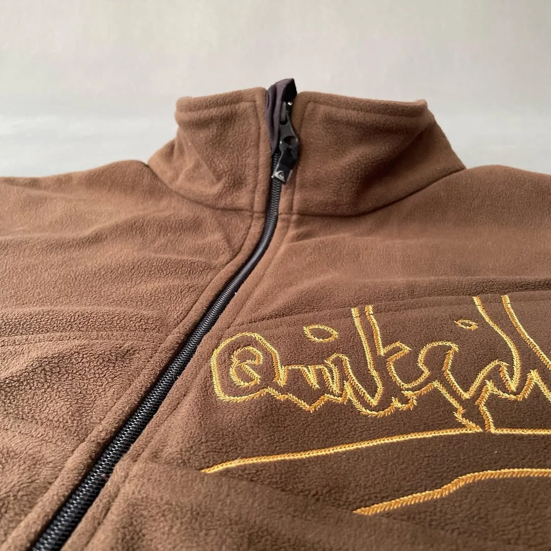 کت پلار سایز M Quiksilver، رنگ قهوهای، طرح گلدوزی، یقه بلند، زیپدار