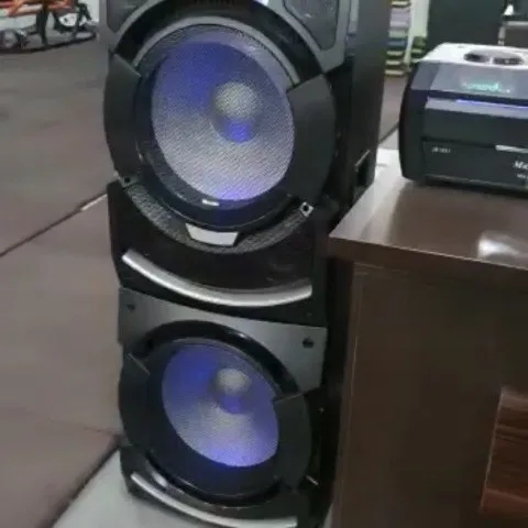 اسپیکر با MP5 و رادیو مکسیدر