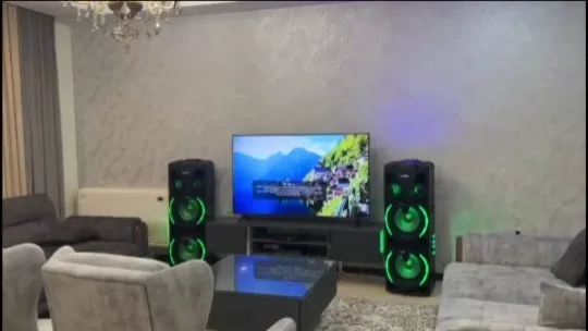 اسپیکر چراغدار مکسیدر، رنگ مشکی و سبز، جنس پلاستیک، ایستاده بزرگ