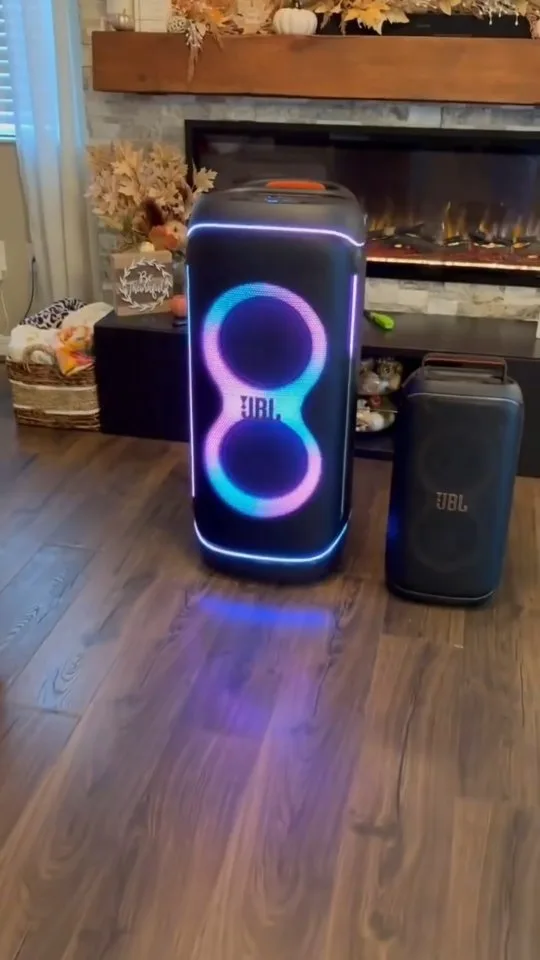 اسپیکر Partybox 720 JBL، رنگ مشکی و رنگینکمان، جنس پلاستیک، ایستاده، استوانهای