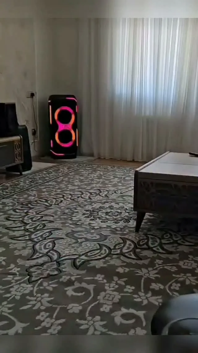 اسپیکر Partybox 720 ۸۰۰ وات، رنگ مشکی و رنگینکمان، جنس پلاستیک، ایستاده، نوردار