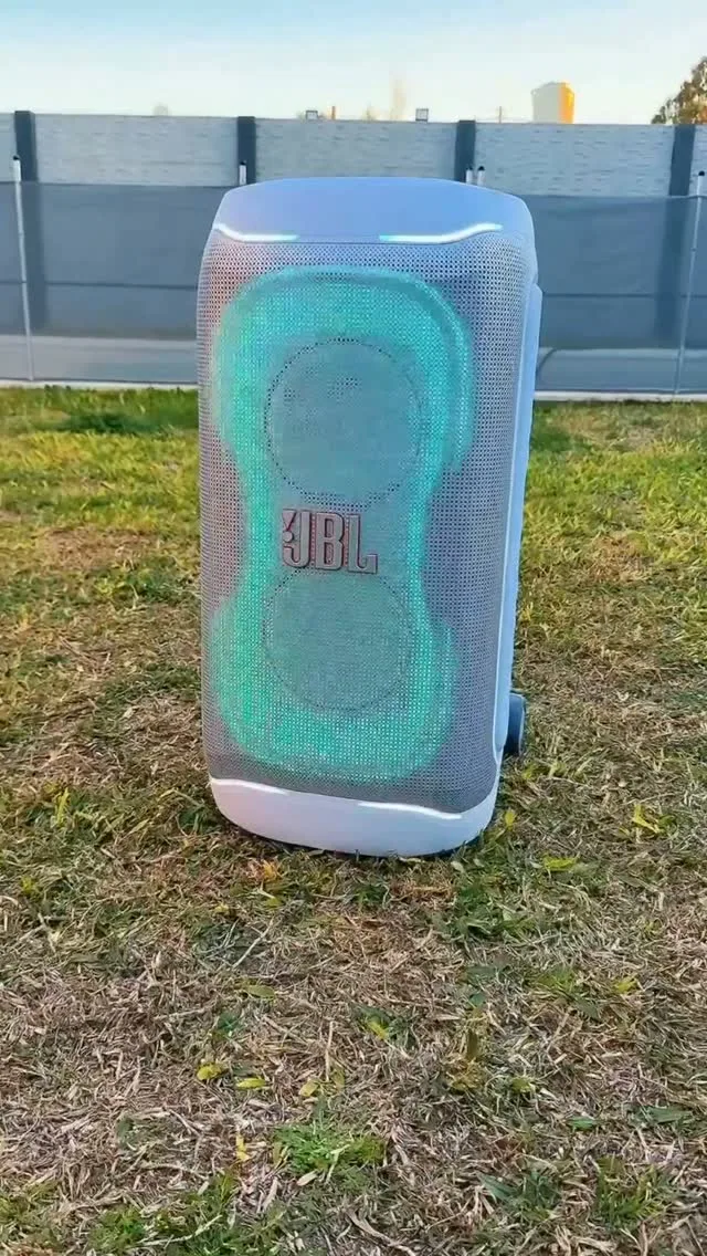 اسپیکر Partybox 330 JBL، رنگ سفید، سبز و سیاه، جنس پلاستیک و فلز، استوانه‌ای دسته‌دار