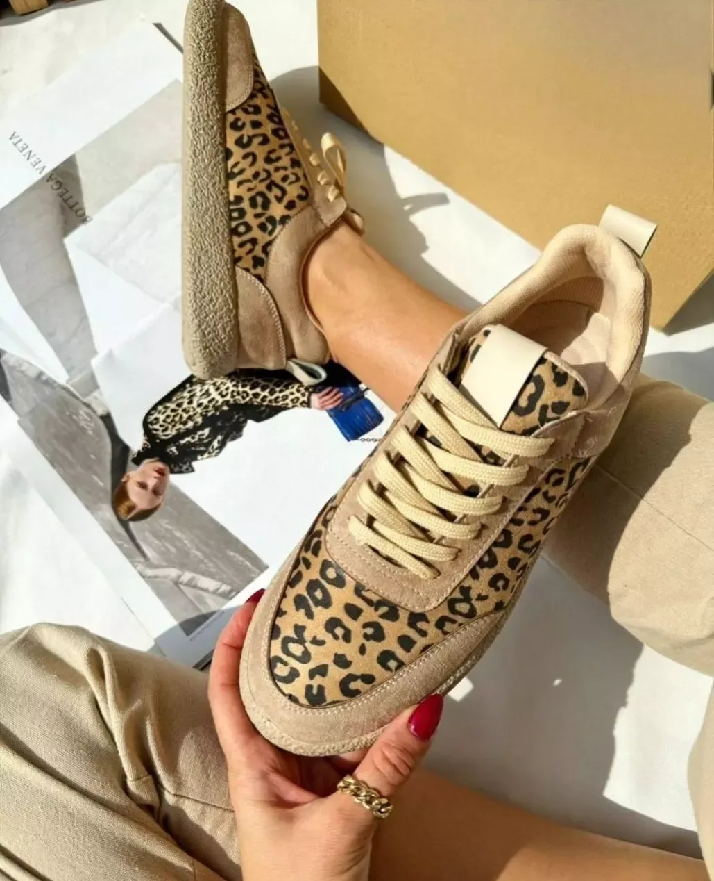 کتانی زنانه طرح پلنگی کرم — عکس ۸