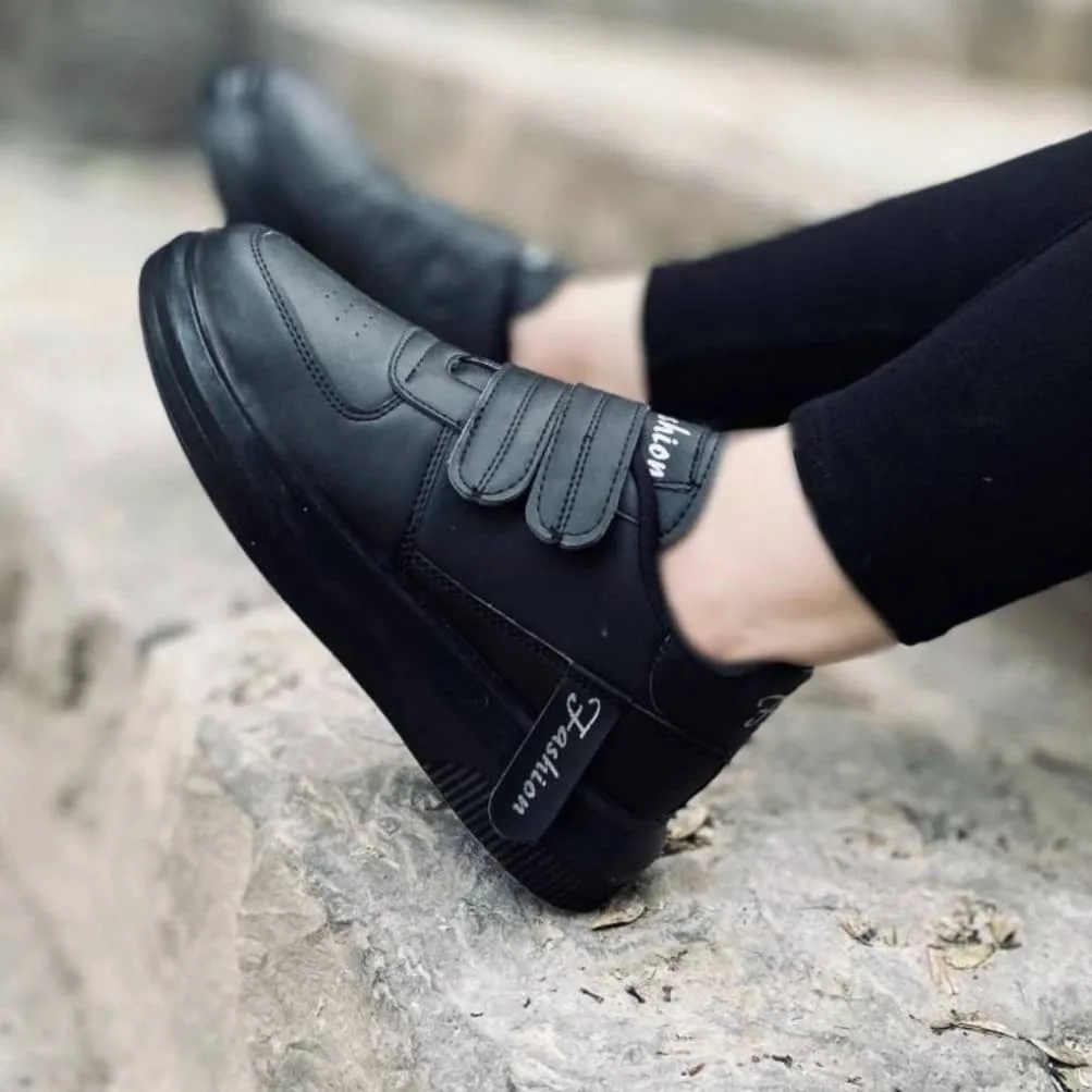 کتانی چسبی زنانه مشکی — عکس ۳